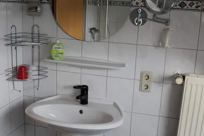 Image de Appartement à 3 lits sous les toits à gauche - Ferienwohnungen Bauernhof Heck