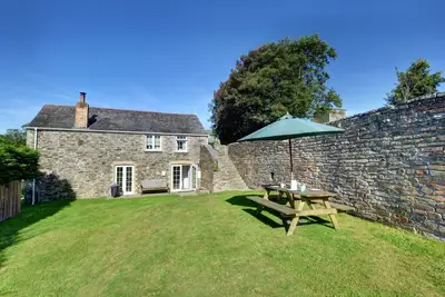 Image de Bryher Cottage - Trois Chambres Maison, Couchages 5