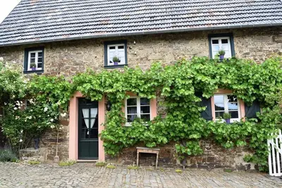 Image de Maison de vacances \"Altes Steinhaus\" (max 9 personnes) - Landhaus am Aremberg