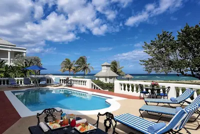 Image de Votre propre maison privée avec les avantages d'un resort