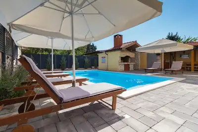Image de Spacieuse Villa Malina avec piscine