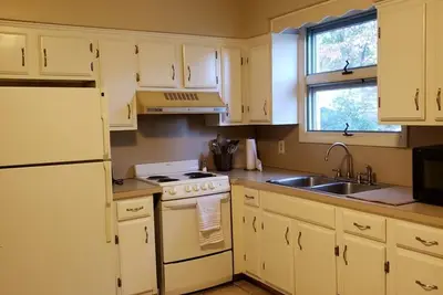 Image de Quiet Apartment on Golf Course conveniently located in Central Pa.