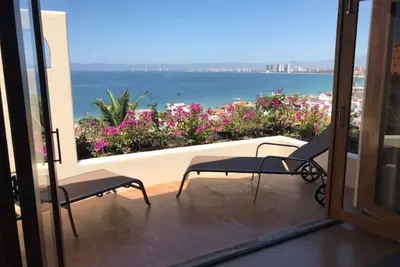 Image de Situation Authentique, Nestle Au Coeur Du Centro Avec Vues Spectaculaires Sur La Montagne, La Ville Et La Baie. ÉLÉGANTES Finitions Mexicaines, PRIVÉES Et Calmes