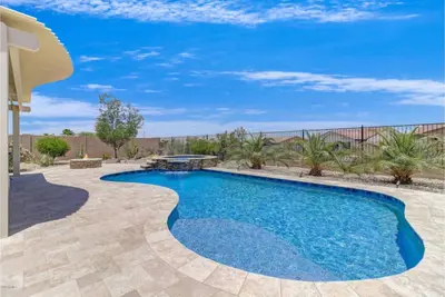 Nouvelle Liste! Maison haut de gamme «Desert Wind» avec spa de piscine et foyer