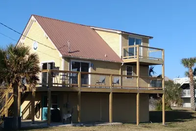 Chalet. Vue sur l'océan. Non fumeur, 3 chambres, 2 salles de bain, cuisine-salon, terrasse.