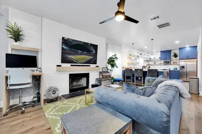 Image de Hank Atl, ENTIÈRE Maison, 3br, 2. 5 Bains, Sleeps 6, Emplacement IDÉAL Centre Ville Atl