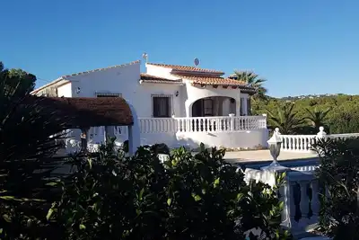 Image de Villa Luciol, vue mer, 6 pers, Ac et wifi. piscine privée à 1km de la plage