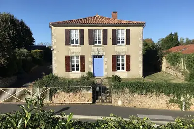 Image de Ecole du 19ème siècle située dans un village calme en Vendée