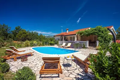 Image de Villa Ana - Villa de 3 chambres avec piscine privée et environnement naturel préservé<br>