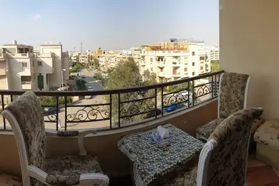 Image de Calme spacieux ensoleillé Apt. au coeur du nouveau Caire