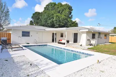 Image de Superbe rénovation avec piscine, à quelques minutes de la plage