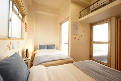 Image de Max 6 people 2 beds 1 futon fun wit - Terrys room Number V803 / Osaka Ōsaka