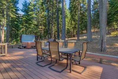 Image de Nouveau - Fireside Lodge - Maison de 4 chambres à coucher Northstar avec bain �� remous privé et navette de ski