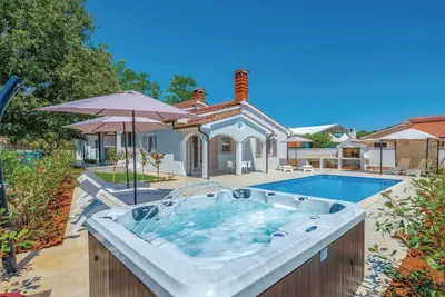 Image de Superbe maison Ă Vabriga avec jacuzzi