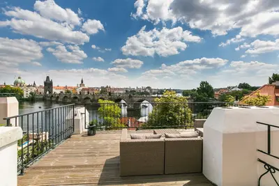 Appartement Sunny Riverside avec une vue imprenable sur la ville