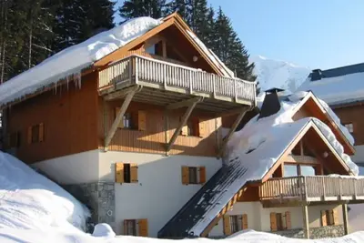 Image de Oz\/Alpe d'Huez 200m pistes, jusqu'Ă 25pers, Jacuzzi, chambres avec salle de bain