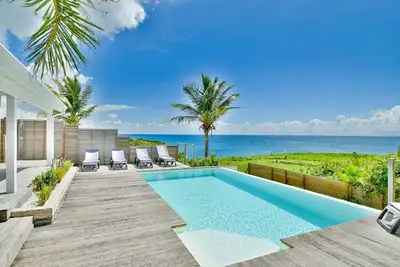 Image de Villa Vaina, proche centre, vue mer et piscine