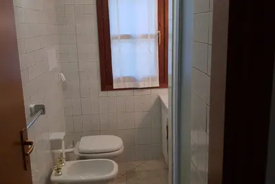 Image de Appartement, terrasse avec vue lac et montagne dans un espace vert avec piscine