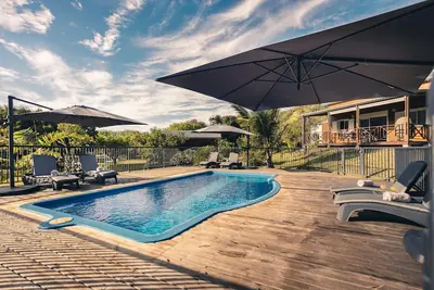 Image de Les Villas Mandarines avec son cadre magique et la piscine