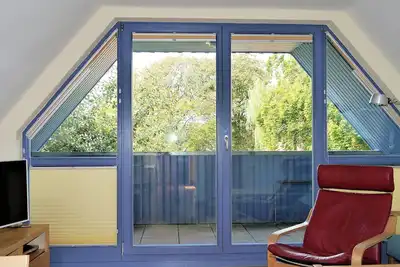 Image de appartement mansardé confortable et lumineux pour 4 personnes, loggia ouest, wifi