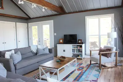 Image de Nouvellement construit Chambre Four Two Bath Maison Ă distance de marche Ă Thunder Cove Beach