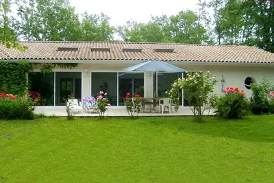 Image de Les Bergeronnettes, Villa avec piscine intérieure au coeur de la nature