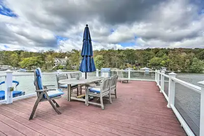 Image de Nouveau! Lake Hopatcong Family Home avec quai et bateau