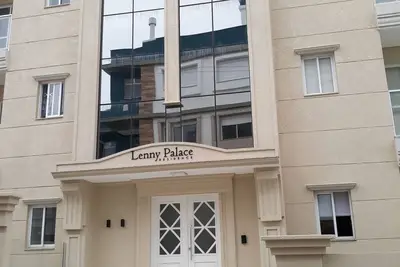 Image de Bel appartement pour la saison.