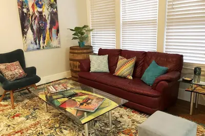 Image de Éclectique 3br Highlands Appartement + Bardstown Rd Strip = Marchez à tous les amusements!