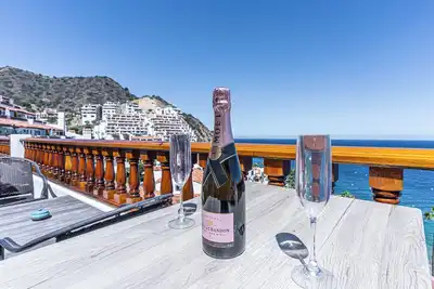 Condo Vue RÉCEMMENT MODÉLÉ Sur L'Ocean. Pas d'animaux de compagnie.