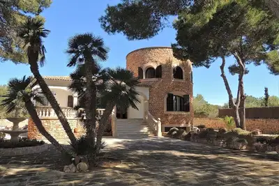 Image de Belle fin de vacances, 3 chambres doubles, piscine privée, à seulement 350 mètres de la plage!