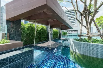 Image de Condo de luxe au cœur de Bangkok - Enregistrement De 24 Heures