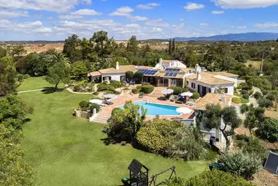 Image de Quinta da Brisa, villa de luxe, piscine, court de tennis, putting green