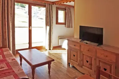 Image de Appartement cosy avec WiFi gratuit, piscine chauffée, sauna, et accès direct aux pistes, Les Orres 1800.
