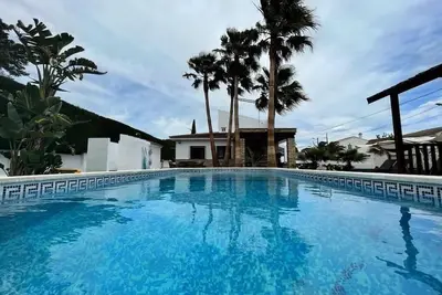 Image de Villa Las Palmeras Belle maison avec piscine privée