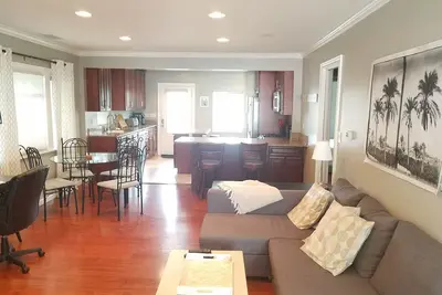 Image de Détente élégante Beach House Cuisine meublée entièrement équipée 2bed 2bath