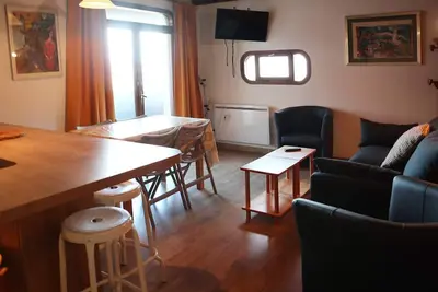 Image de Grand appart skis aux pieds 6 pers, balcon, ascenseur, à coté du jardin des neiges, animaux admis