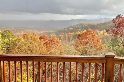 Image de Rue avec vue - Vues pittoresques sur les montagnes
