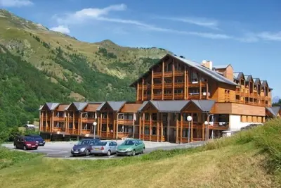 Image de Navette Gratuite + Local à Skis | Studio Abordable