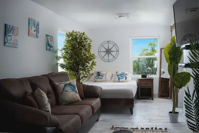 Image de Beachcomber Studio @ The Lookout - Beachfront w \/ Ac