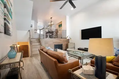 Image de 2 Bdr Winter Point: Close to Skiing, Hiking & Town