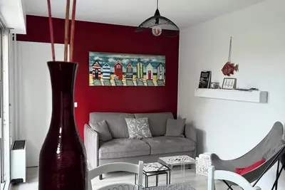 Image de A 150 m de la mer, F2 classé *** grand balcon, parking, ascenseur, Wi-Fi inclus