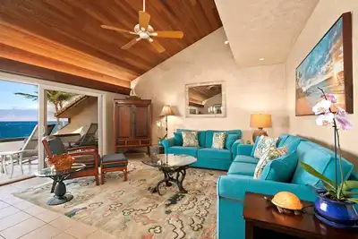 Image de Spacieux 2br, plan d'étage ouvert près de la piscine