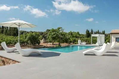 Image de Maison moderne avec piscine privée à Muro