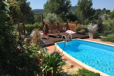 Image de Belle Bastide au calme avec piscine et jardin paysagé
