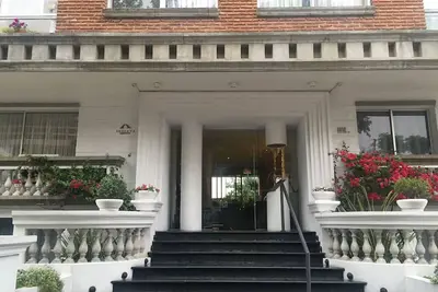 Image de Appartement moderne à 2 pâtés de maisons de la plage