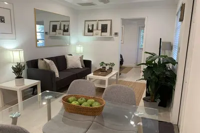 Image de Tropical Cottage North – Votre refuge avec jardin à Fort Lauderdale