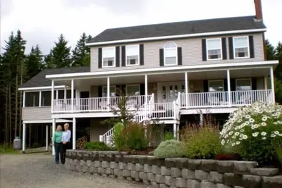 Image de Grande maison de campagne sur 24 acres, Blue Hill, Maine, Usa