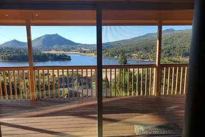 Image de Profitez des vues spectaculaires depuis le balcon et la cabine à cet endroit de montagne