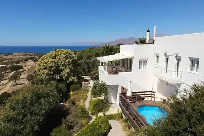 Image de Nouvelle villa de luxe avec vue sur la mer dans un endroit isolé